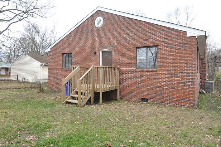 1st image of 404 Brockwell Ave