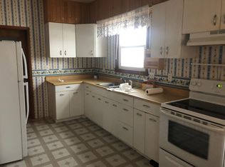 128 E 5th St, Bennett, IA 52721