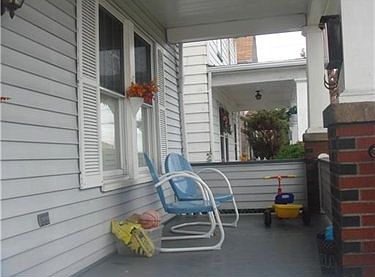 3rd image of 1009 Athalia Ave