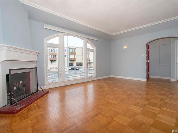 4th image of 4009 Mission St