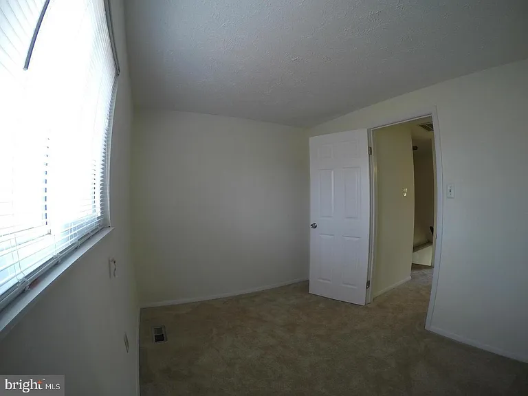 8112 Parkdale Ct — Photo 11
