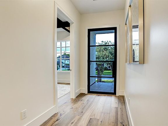 5th image of 4323 Jim West St