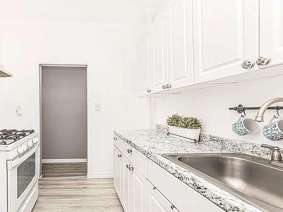 4th image of 546 W 156th St #15