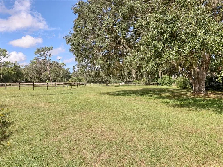 4708 Hidden River Rd — Photo 58