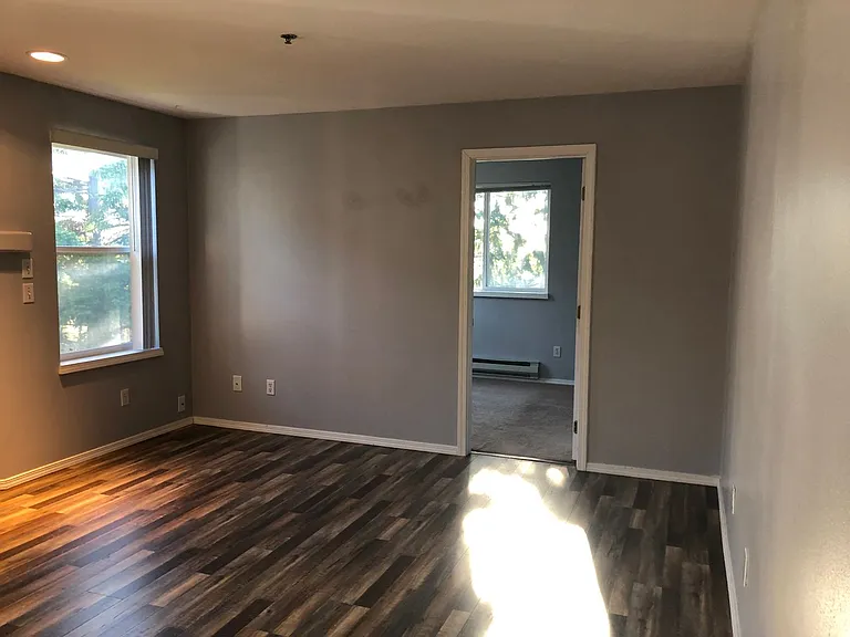 300 N Oak Harbor St #B201 — Photo 6