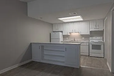 Elmwood Apartments — Photo 16