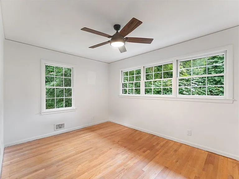 1685 Dunwoody Pl NE #TOP — Photo 9
