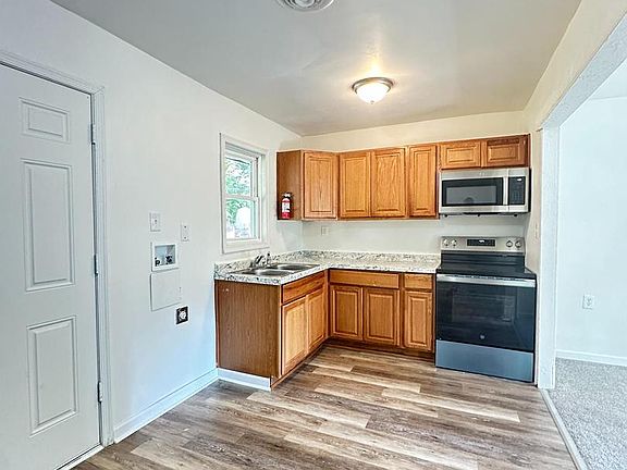 3rd image of 5 Senator Ave