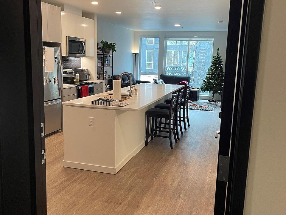 Unit entrance from hallway