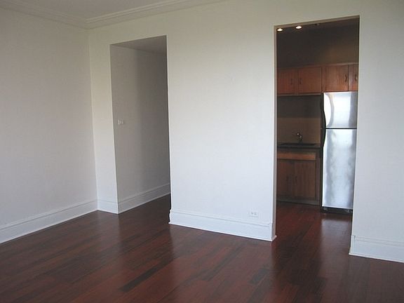 5th image of 5300 S South Shore Dr #115