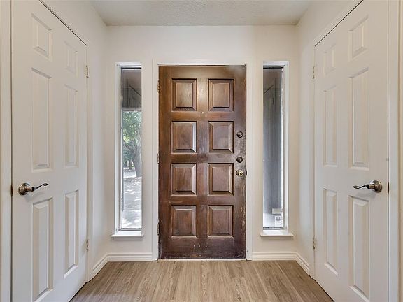 5th image of 424 Englewood Ln