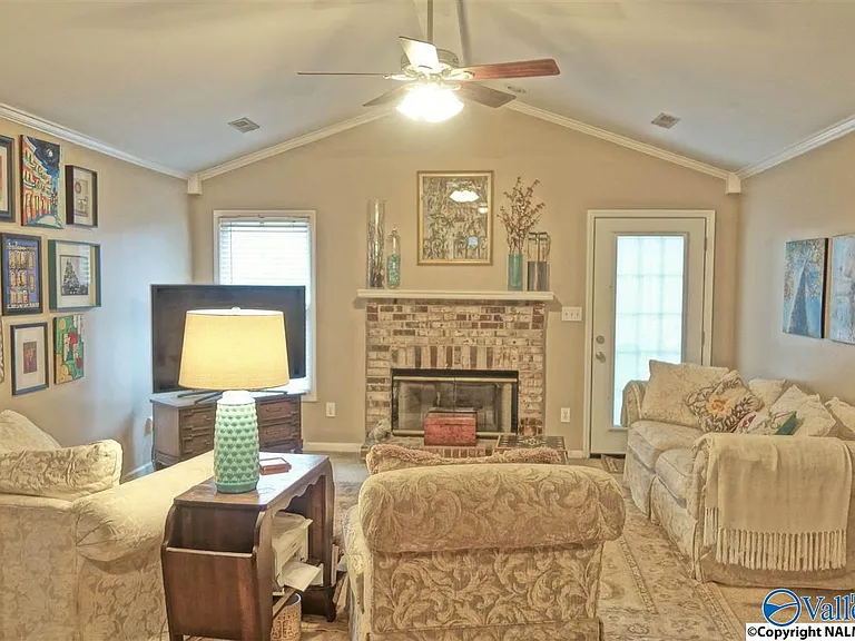 102 McDermotts Way — Photo 3