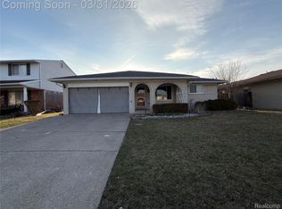 35715 Rainbow Dr, Sterling Heights, MI