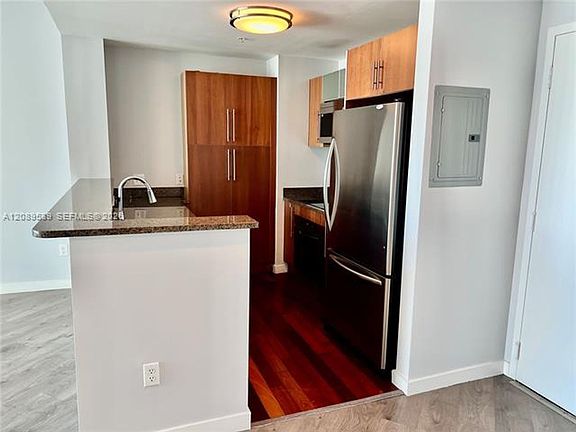 5th image of 300 S Biscayne Blvd #Cu-2705