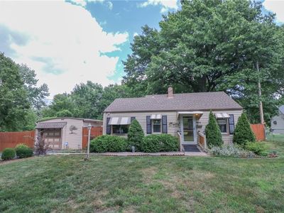 7815 Benson St, Overland Park, KS, 66204