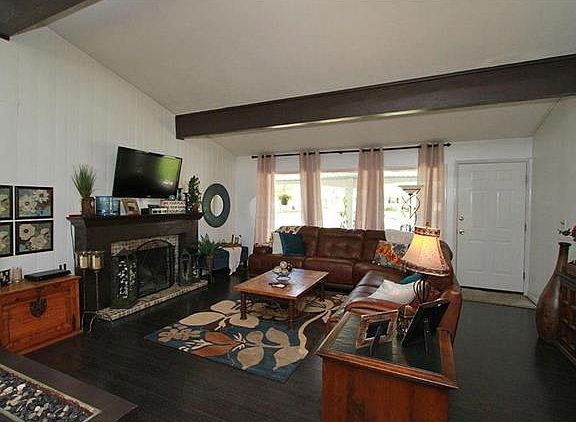 4th image of 1540 Lindell Blvd