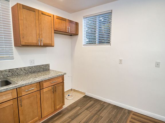 2nd image of 14409 Califa St #1/4