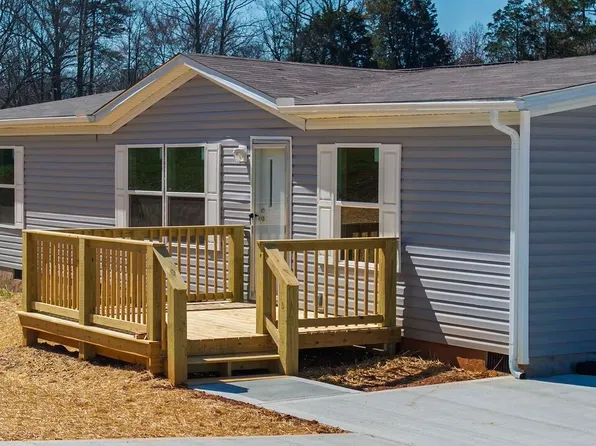 176 Meadow Lawn Dr, Englewood, TN 37329