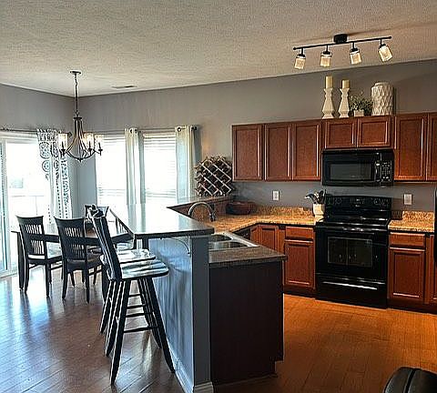 5th image of 716 Jefferson Park Dr
