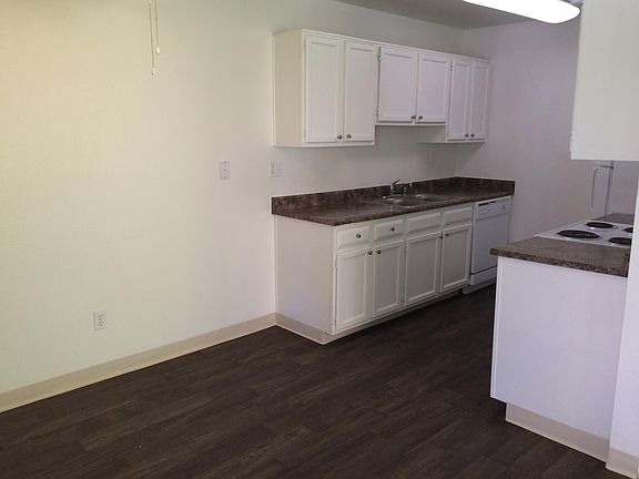 5th image of 765 S Nardo Ave APT L19