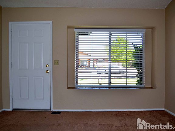 3rd image of 4923 E Fountain St