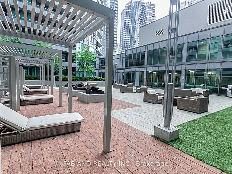 19 Grand Trunk Cres #3302 — Photo 28