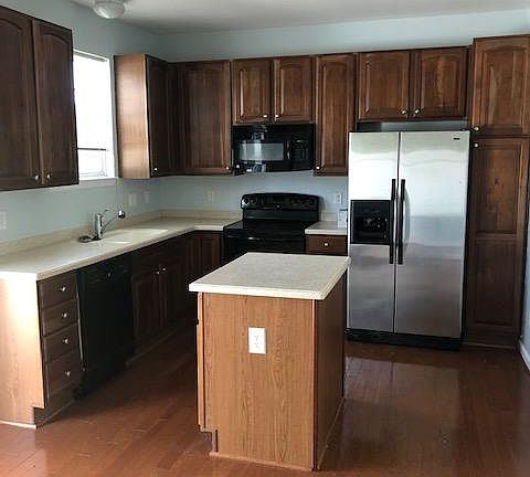 3rd image of 611 Wye Oak Dr