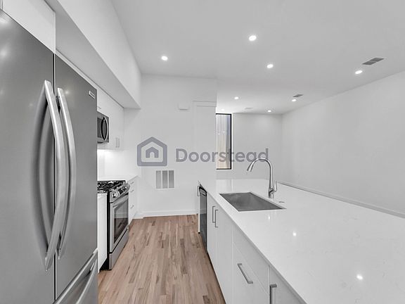3rd image of 4731 Manett St Unit 103