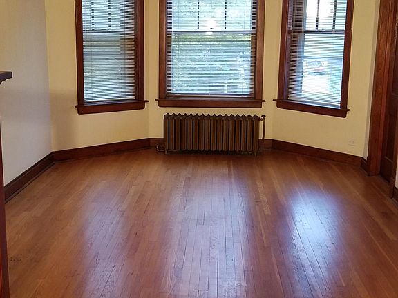 3rd image of 928 S Euclid Ave APT 2
