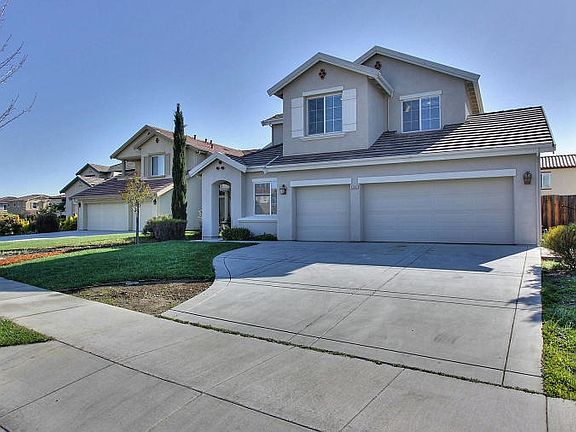 3rd image of 5562 Cahalan Ave