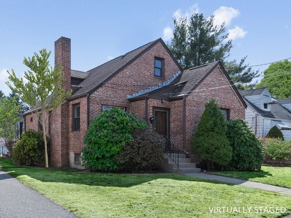 48 Albert St, Waltham, MA 02453
