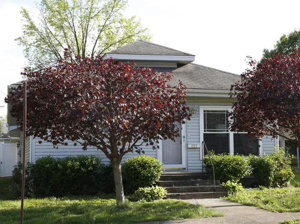 103 Park St, Harrisburg, IL 62946