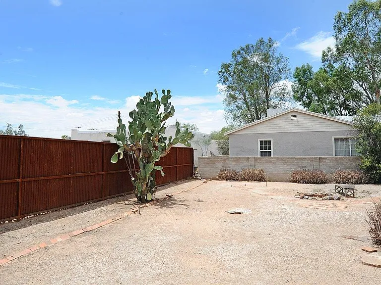 3326 E Elida St — Photo 29