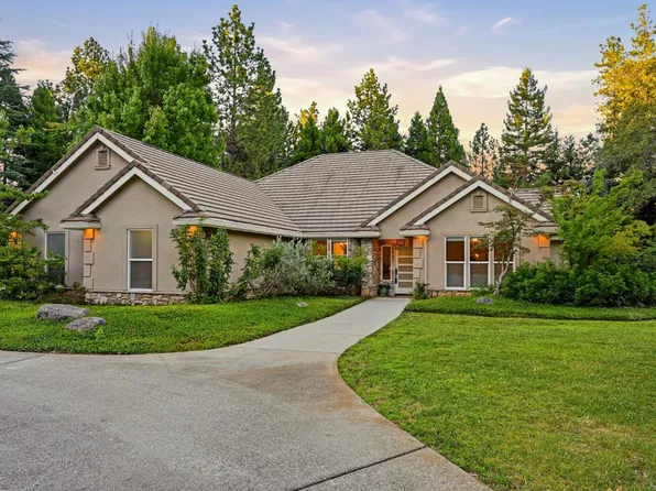 12893 Chatsworth Ln, Grass Valley, CA 95945