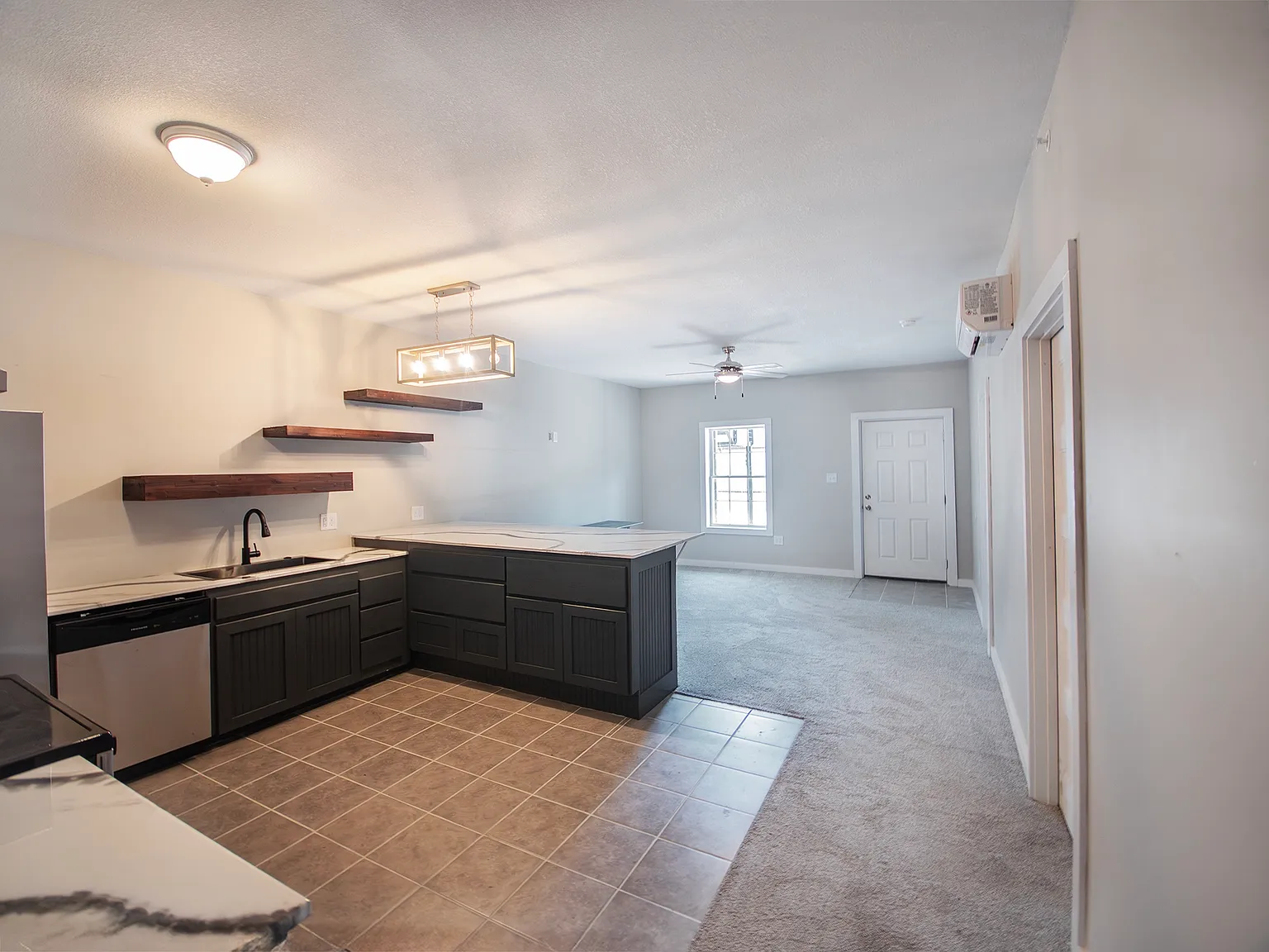 3 bed, 1100 sqft, $1,195 — Photo 2