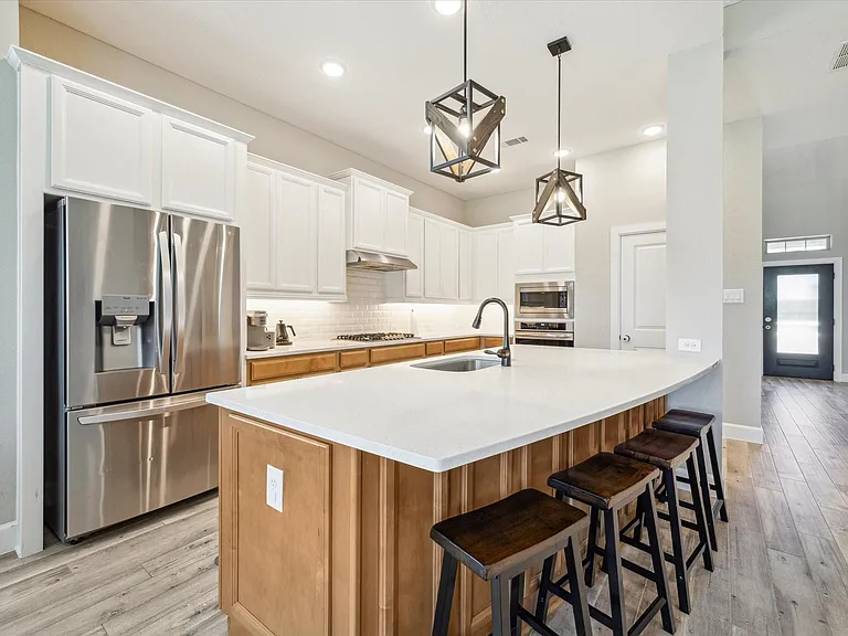 11718 Lost Maples Springs Dr — Photo 14