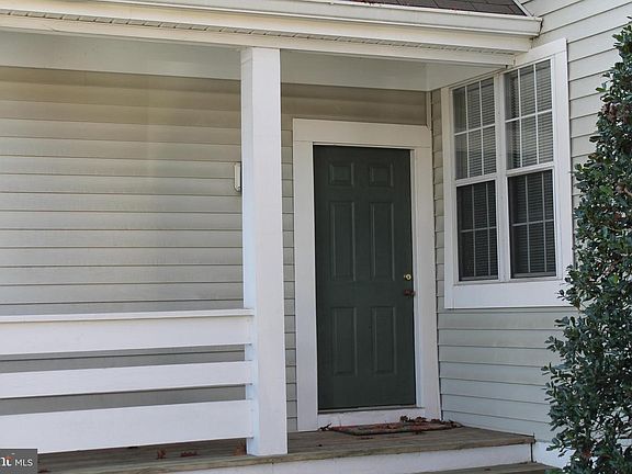 2nd image of 2902 Yarling Ct #2902
