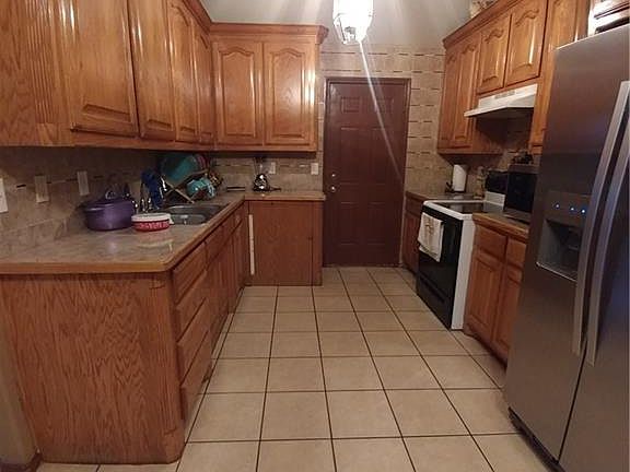 5th image of 1204 W Hammond St