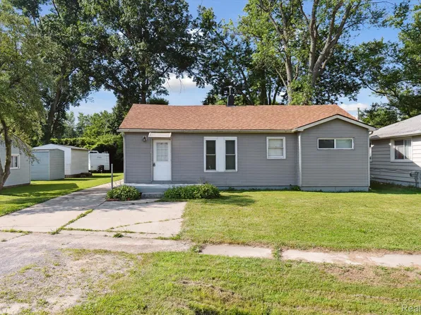 322 Michelson Rd, Rochester Hills, MI 48307