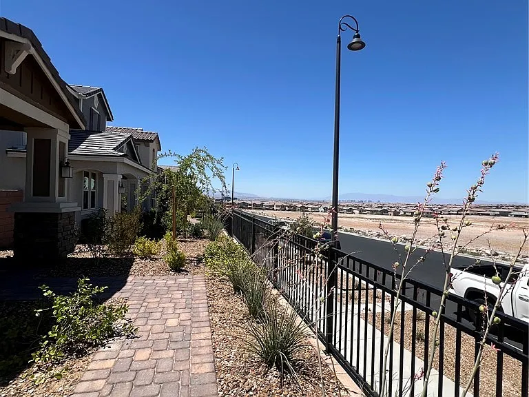 2737 Abrantes Pl — Photo 3
