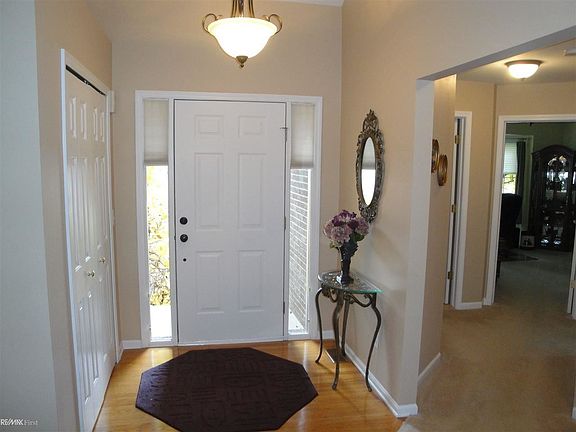 5th image of 42457 Hudson Dr