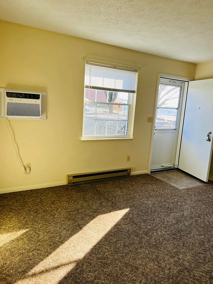 One Bedroom Apartment for Rent — Photo 2