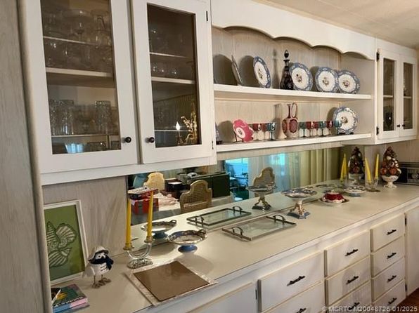 6266 Holly Ln, Lake Worth, FL 33462