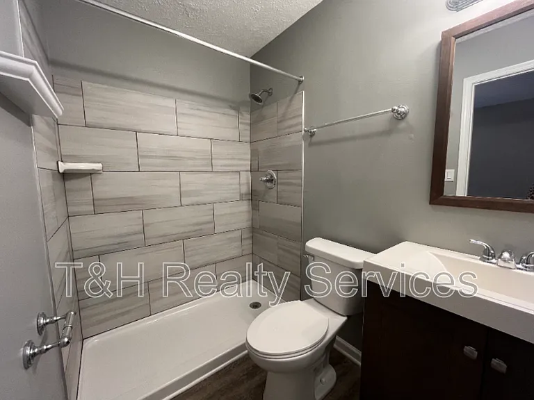 6528 Adamson Ct — Photo 14