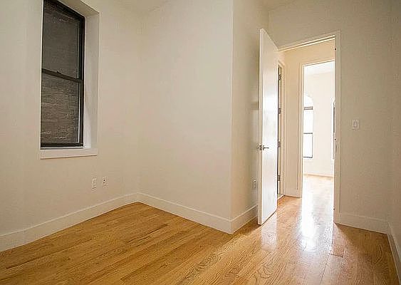 4th image of 490 Kosciuszko St #3H