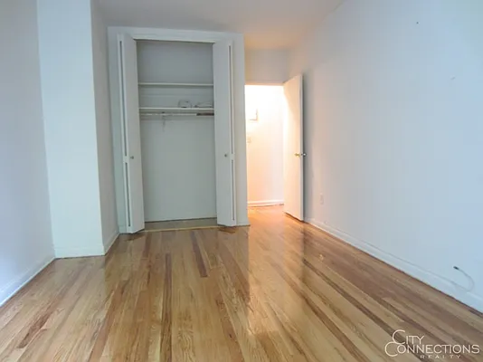 Rented by City Connections Realty | media 7