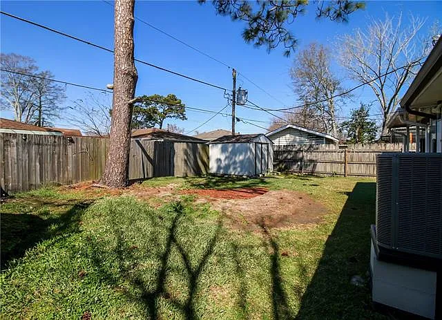 1522 Maplewood Dr — Photo 10