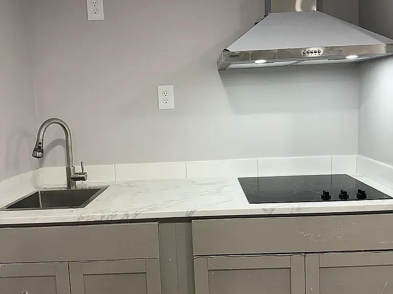 85 Scoles Ave #1 — Photo 2