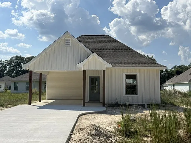 3 bed, 1350 sqft, $1,650 — Photo 1