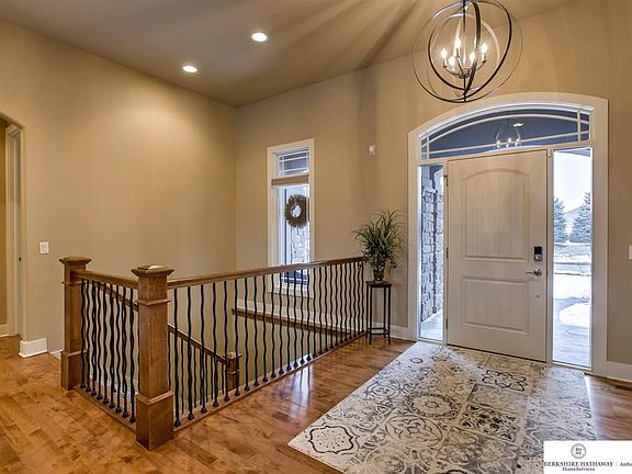 3rd image of 19909 Logan Cir